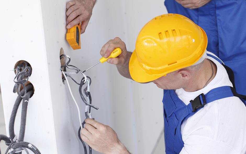 électricien de maintenance Breteuil