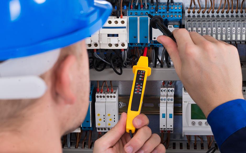 électricien dans le bâtiment Breteuil